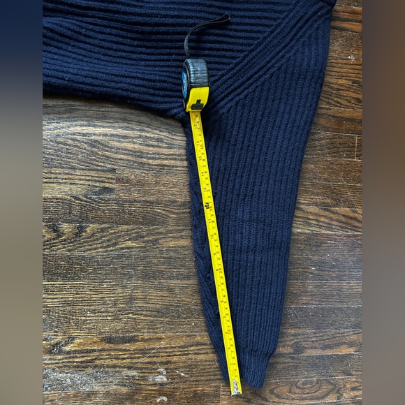 Gloverall Ribbed Wool Sweater – Made in England – Navy – Size medium - Picture 6 of 7